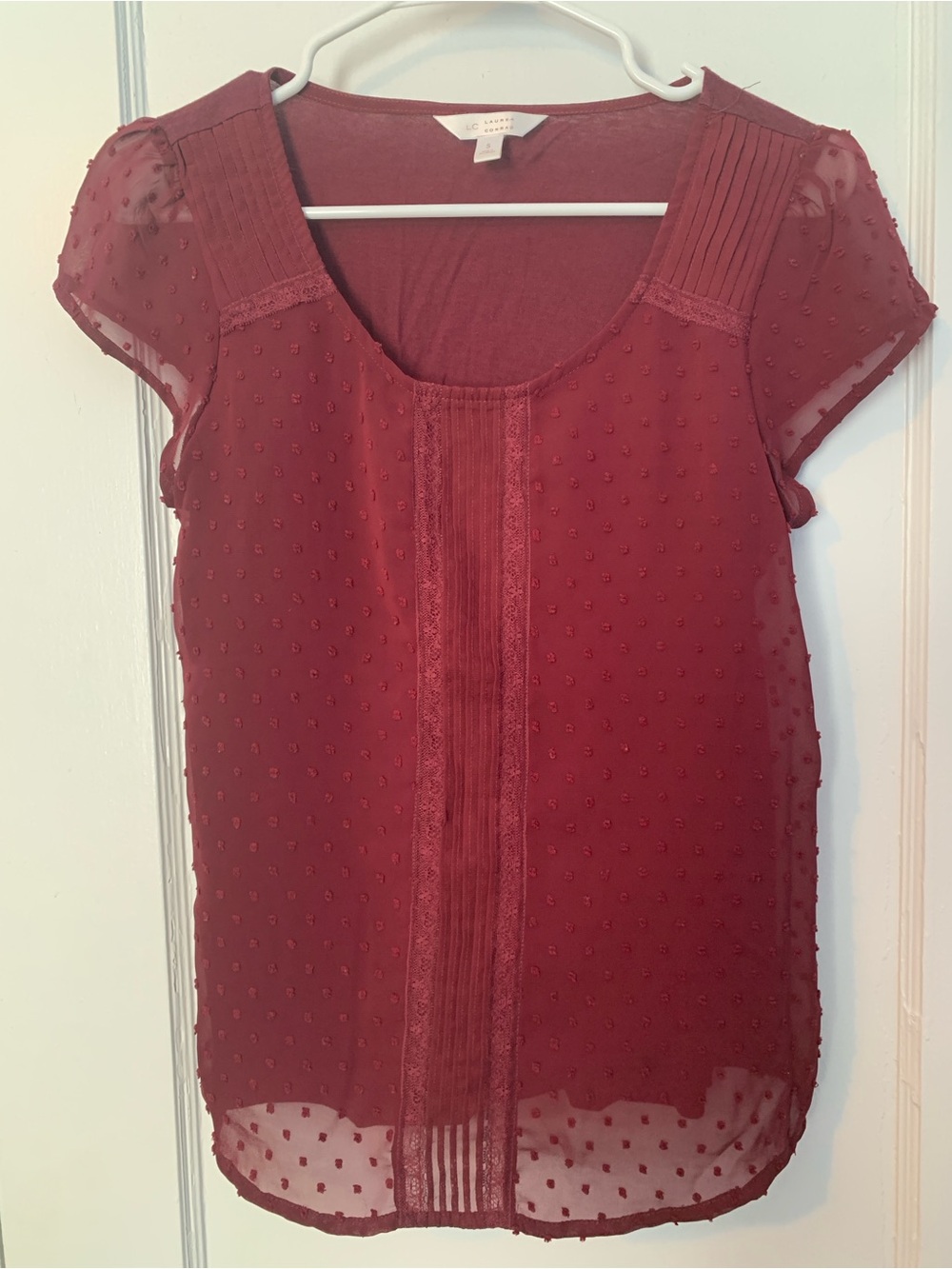 LC Lauren Conrad Burgundy Swiss Dot Short Sleeve Blouse